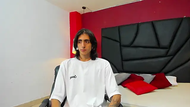 Matthew Dixonn online show from 12-12-24, 03:43