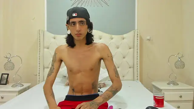 Matthew Dixonn online show from 12-13-24, 06:31