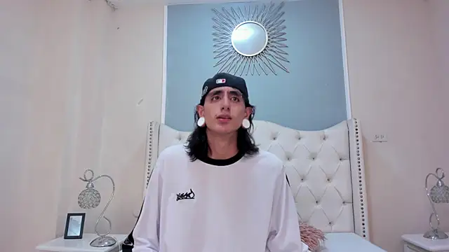 Matthew Dixonn online show from 12-27-24, 03:42