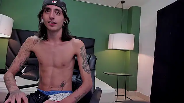 Matthew Dixonn online show from 01-20-25, 01:18