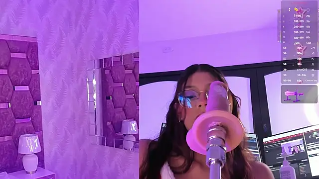 LunaAridi online show from 12-17-25, 01:39