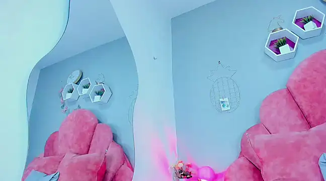 StefanyWilliams  online show from 01-21-25, 02:54