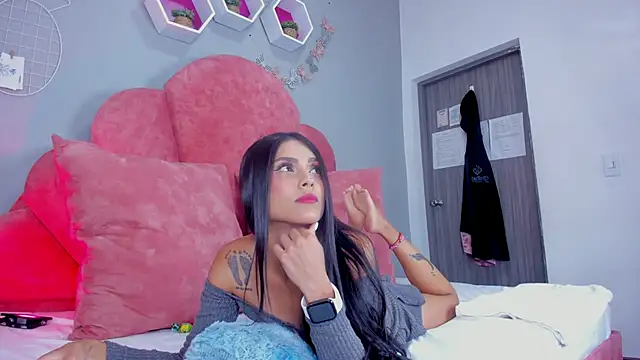 StefanyWilliams  online show from 02-04-25, 03:44