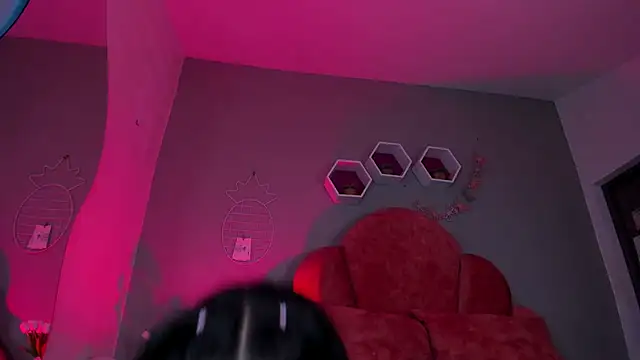 StefanyWilliams  online show from 02-05-25, 02:40