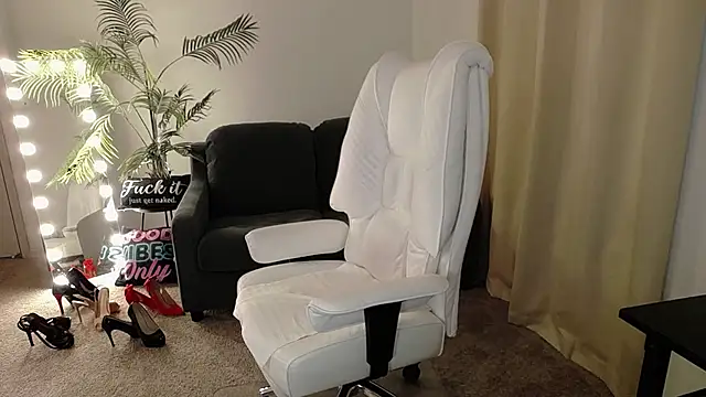 YourMarthaMayer online show from 01-25-25, 06:46