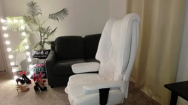 YourMarthaMayer online show from 02-03-25, 06:49