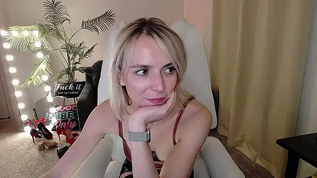 YourMarthaMayer online show from 02-14-25, 03:05