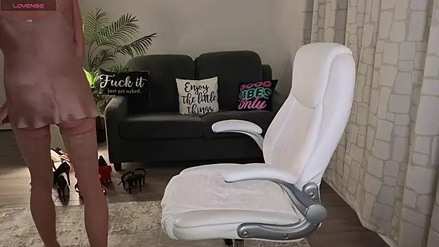 YourMarthaMayer online show from 09-30-25, 01:27