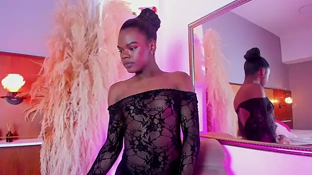 CamiEstrada online show from 01-31-25, 08:33