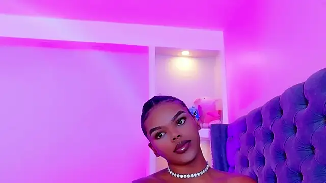 CamiEstrada online show from 11-20-25, 12:16