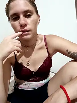 Snapshot of Scarlett-Leh chatting on 12-22-24, 06:04 Scarlett-Leh online show from 12-22-24, 06:04