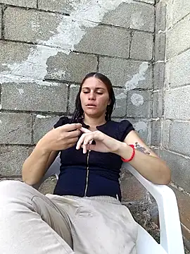 Snapshot of Scarlett-Leh chatting on 11-17-25, 12:33 Scarlett-Leh online show from 11-17-25, 12:33