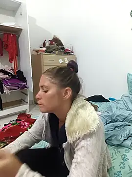 Snapshot of Scarlett-Leh chatting on 11-23-25, 05:40 Scarlett-Leh online show from 11-23-25, 05:40