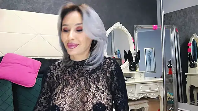 Snapshot of IssaSmith chatting on 03-02-25, 11:39 IssaSmith online show from 03-02-25, 11:39