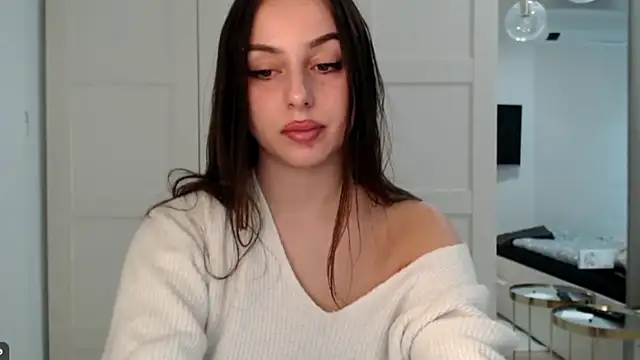 courtneyPerfect online show from 11-10-25, 09:19