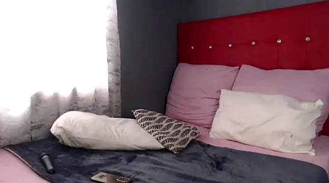 Snapshot of Foxybrownxx1 chatting on 03-01-25, 08:34 Foxybrownxx1 online show from 03-01-25, 08:34