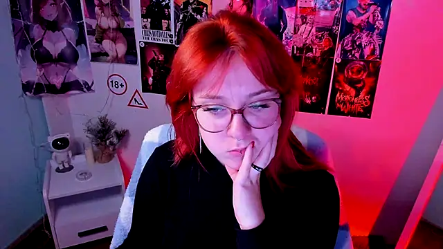 Snapshot of Rudy_02 chatting on 10-22-25, 01:39 Rudy 02 online show from 10-22-25, 01:39