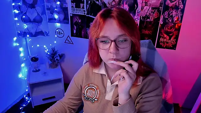 Snapshot of Rudy_02 chatting on 10-22-25, 08:30 Rudy 02 online show from 10-22-25, 08:30