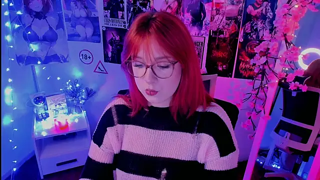 Snapshot of Rudy_02 chatting on 11-12-25, 11:14 Rudy 02 online show from 11-12-25, 11:14