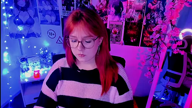 Snapshot of Rudy_02 chatting on 11-13-25, 11:20 Rudy 02 online show from 11-13-25, 11:20