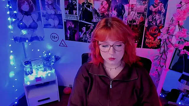 Snapshot of Rudy_02 chatting on 11-17-25, 11:21 Rudy 02 online show from 11-17-25, 11:21