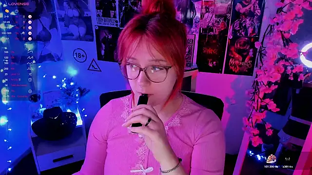 Snapshot of Rudy_02 chatting on 11-26-25, 09:49 Rudy 02 online show from 11-26-25, 09:49