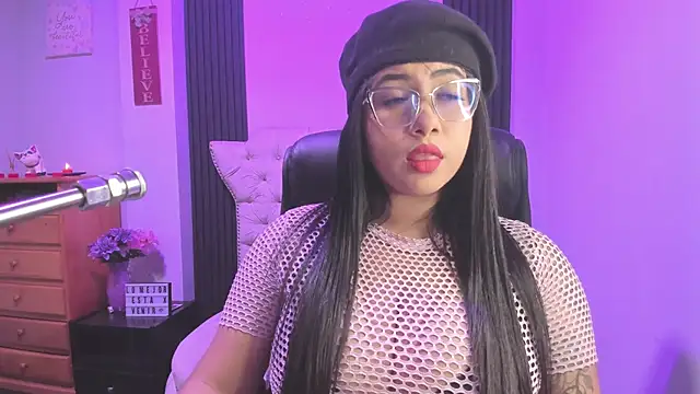 Snapshot of Sexy_cristall_ chatting on 01-31-26, 11:25 Sexy cristall online show from 01-31-26, 11:25