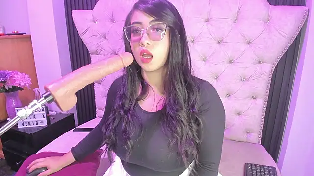 Snapshot of Sexy_cristall_ chatting on 02-09-26, 07:29 Sexy cristall online show from 02-09-26, 07:29