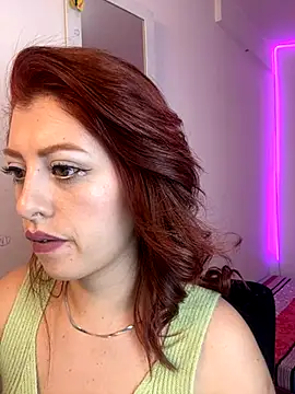 Snapshot of nix_white chatting on 11-21-25, 03:44 nix white online show from 11-21-25, 03:44