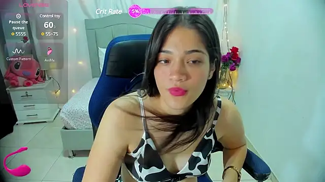 Snapshot of Alison_girl20 chatting on 01-08-25, 01:53 Alison girl20 online show from 01-08-25, 01:53