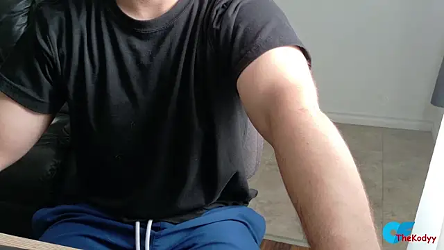 Snapshot of Thekodyy chatting on 06-13-26, 11:52 Thekodyy online show from 06-13-26, 11:52