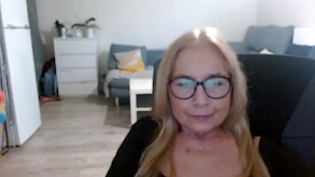 sofia xkiss online show from 01-04-25, 08:06