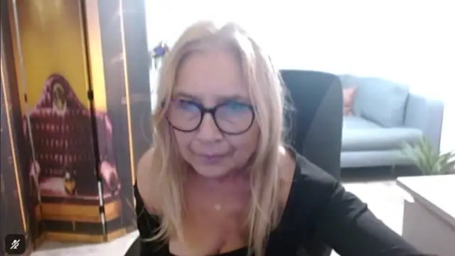 sofia xkiss online show from 11-18-25, 03:05