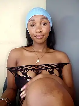 Snapshot of Shria107 chatting on 10-30-25, 11:22 Shria107 online show from 10-30-25, 11:22