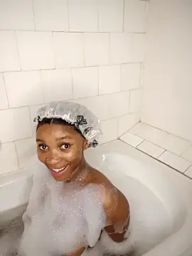 Snapshot of Shria107 chatting on 11-08-25, 12:22 Shria107 online show from 11-08-25, 12:22