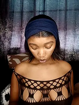 Snapshot of Shria107 chatting on 11-16-25, 09:15 Shria107 online show from 11-16-25, 09:15