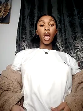 Snapshot of Shria107 chatting on 11-20-25, 10:20 Shria107 online show from 11-20-25, 10:20