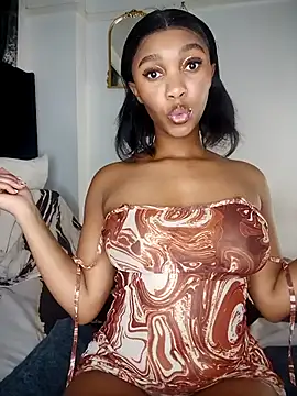 Snapshot of Shria107 chatting on 11-28-25, 12:13 Shria107 online show from 11-28-25, 12:13