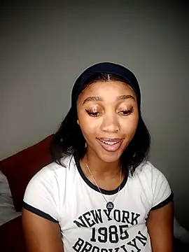 Snapshot of Shria107 chatting on 12-03-25, 10:30 Shria107 online show from 12-03-25, 10:30