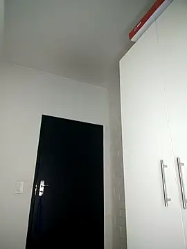 Snapshot of Shria107 chatting on 12-17-25, 07:42 Shria107 online show from 12-17-25, 07:42