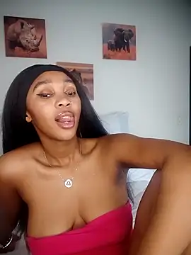 Snapshot of Shria107 chatting on 12-18-25, 07:47 Shria107 online show from 12-18-25, 07:47