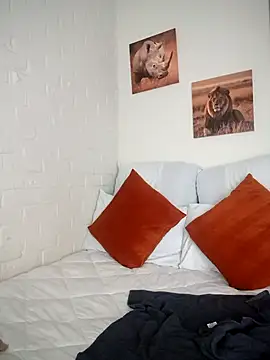 Snapshot of Shria107 chatting on 12-21-25, 12:56 Shria107 online show from 12-21-25, 12:56