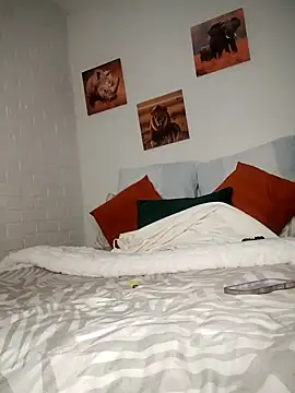 Snapshot of Shria107 chatting on 01-31-26, 08:18 Shria107 online show from 01-31-26, 08:18