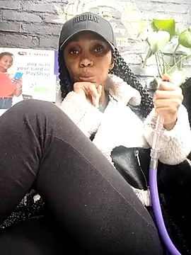 Snapshot of Shria107 chatting on 02-15-26, 10:47 Shria107 online show from 02-15-26, 10:47