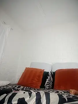 Snapshot of Shria107 chatting on 03-16-26, 10:14 Shria107 online show from 03-16-26, 10:14