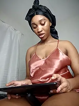 Snapshot of Shria107 chatting on 03-21-26, 12:26 Shria107 online show from 03-21-26, 12:26