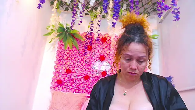 Snapshot of BLONDE_SEXYHOT chatting on 11-25-25, 11:38 BLONDE SEXYHOT online show from 11-25-25, 11:38