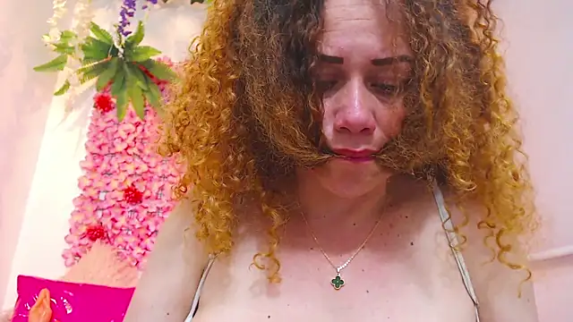 Snapshot of BLONDE_SEXYHOT chatting on 12-13-25, 07:53 BLONDE SEXYHOT online show from 12-13-25, 07:53