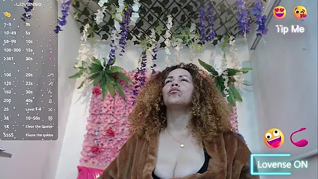 Snapshot of BLONDE_SEXYHOT chatting on 01-10-26, 10:06 BLONDE SEXYHOT online show from 01-10-26, 10:06