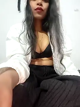 Snapshot of catreena chatting on 12-22-24, 09:31 catreena online show from 12-22-24, 09:31